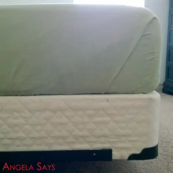 How to Fold Hospital Corners {Making the Bed} Kiwi Services